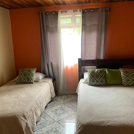 Monteverde Monkey Hostel Экстерьер фото