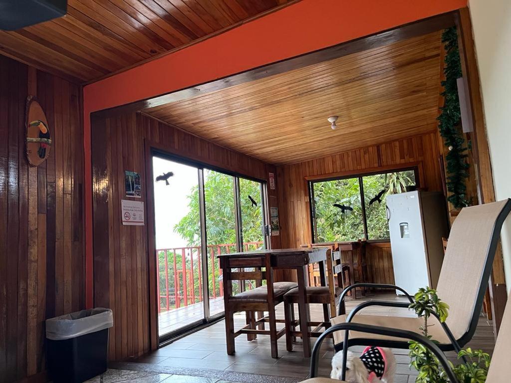 Monteverde Monkey Hostel Экстерьер фото